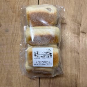 Mini aspergeworstenbroodjes